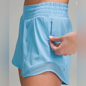 NWT Lululemon Hotty Hot HR Short 4” Lined Size 2 🦋🦋🦋